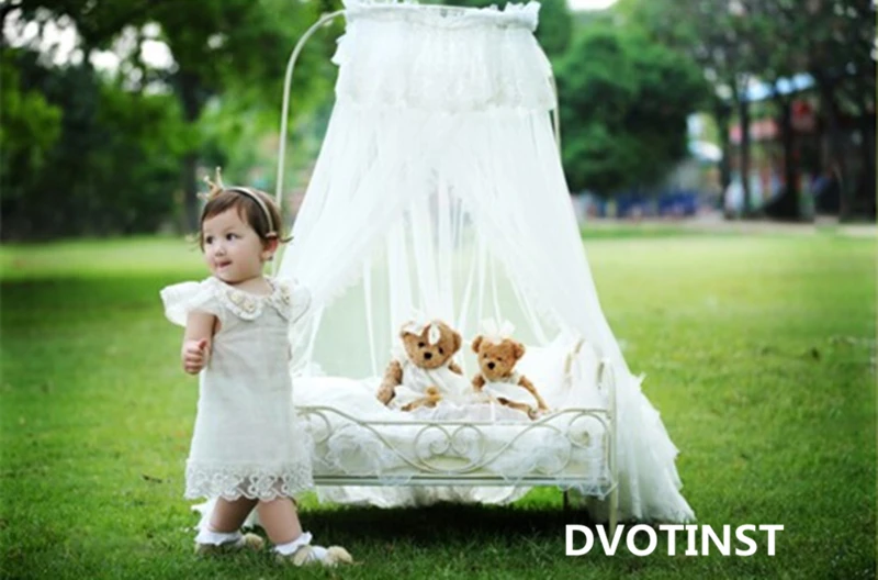 Реквизит для фотосъемки новорожденных Dvotinst белая железная кровать принцессы