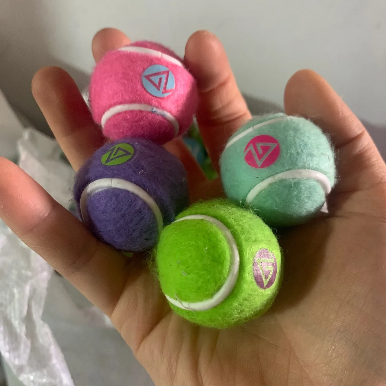 

4pcs Training Tennis Ball Dog Practice Ball Durable School Club Competition Exercises Pet Chew Toy Sports Tournament Toy