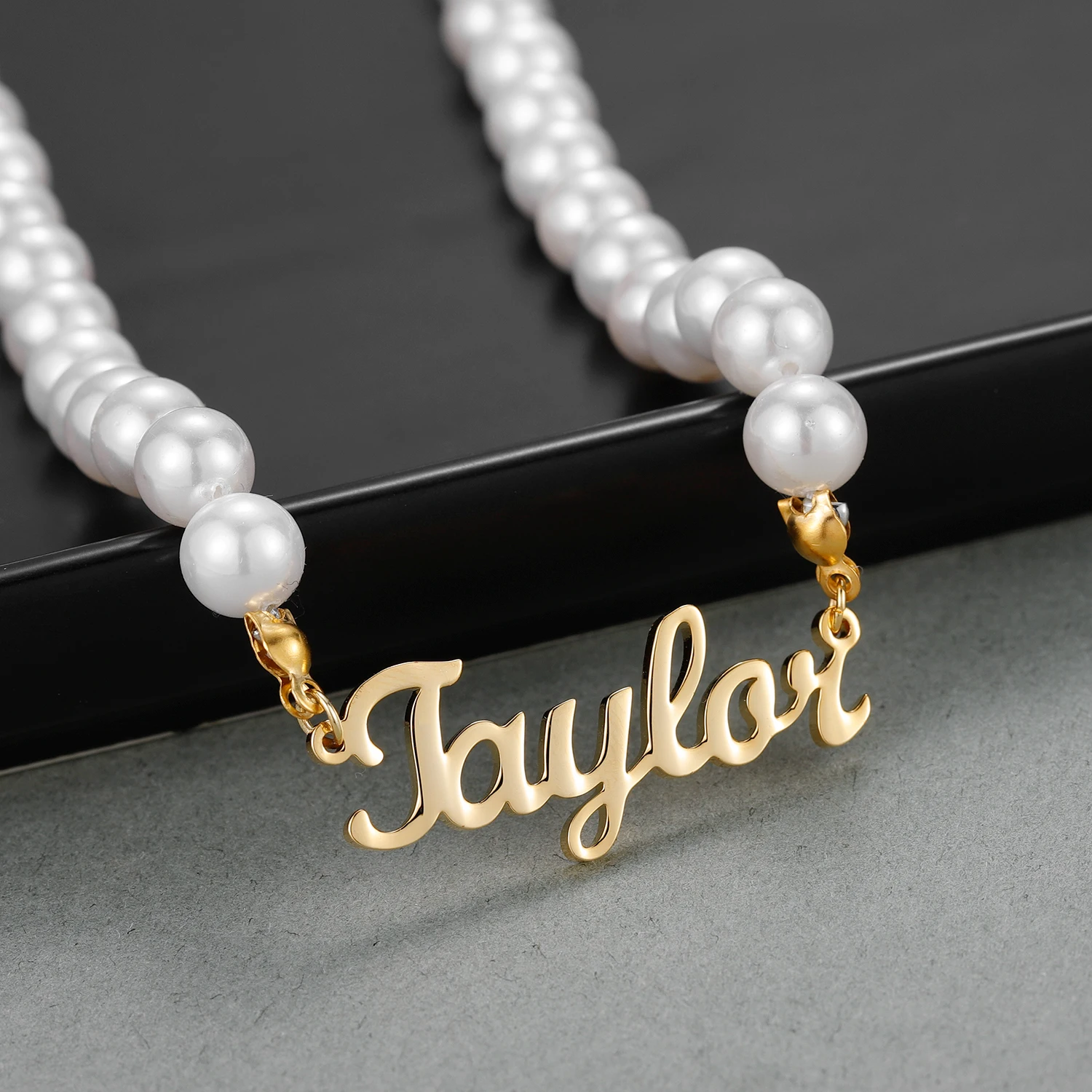 Collana di perle d'acqua dolce con nome personalizzato personalizzato, pendente in acciaio inossidabile dorato con nome per regalo di gioielli di lusso madre ragazza