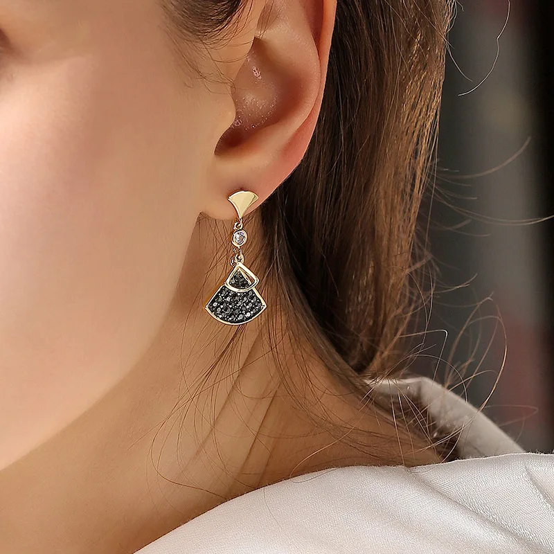 

Korean Geometric Fan-shaped Tassel Earrings High-quality Temperament Thin Face Women's Rhinestone Pendant Earrings 2020 New