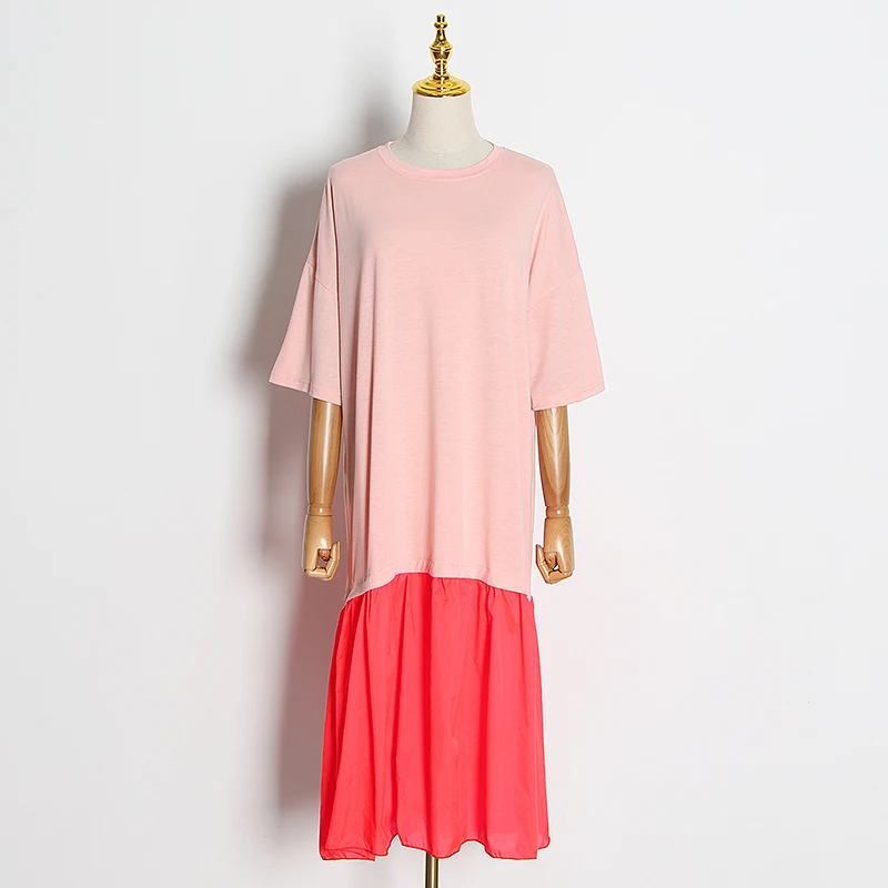 Женское свободное хит разноцветное платье TWOTWINSTYLE белое Повседневное составного