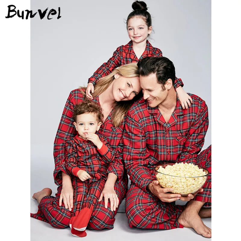 Красный Bunvel рождественские пижамы для всей семьи, комплект, красная клетчатая Рождественская пижама с принтом, взрослые дети девочки мальчик мама, одинаковые Семейные комплекты - Цвет: Красный