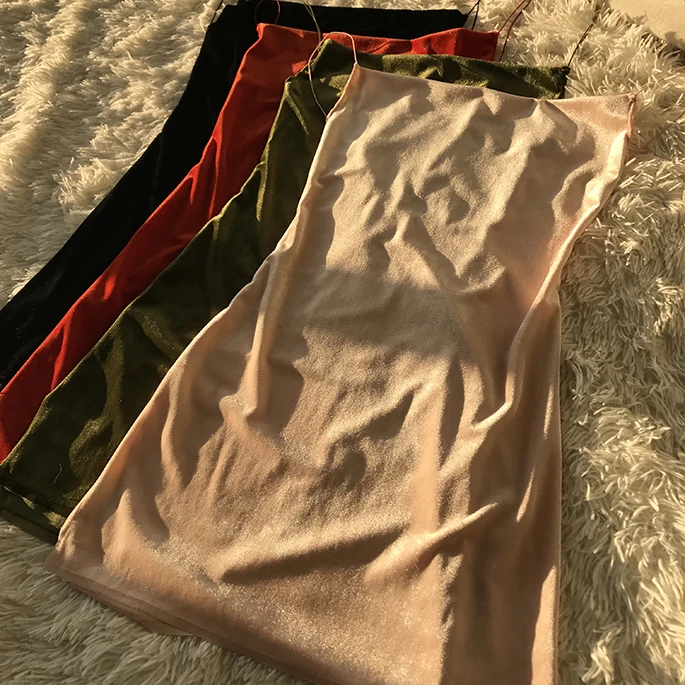 Женское платье без рукавов облегающее с открытой спинкой Боковым