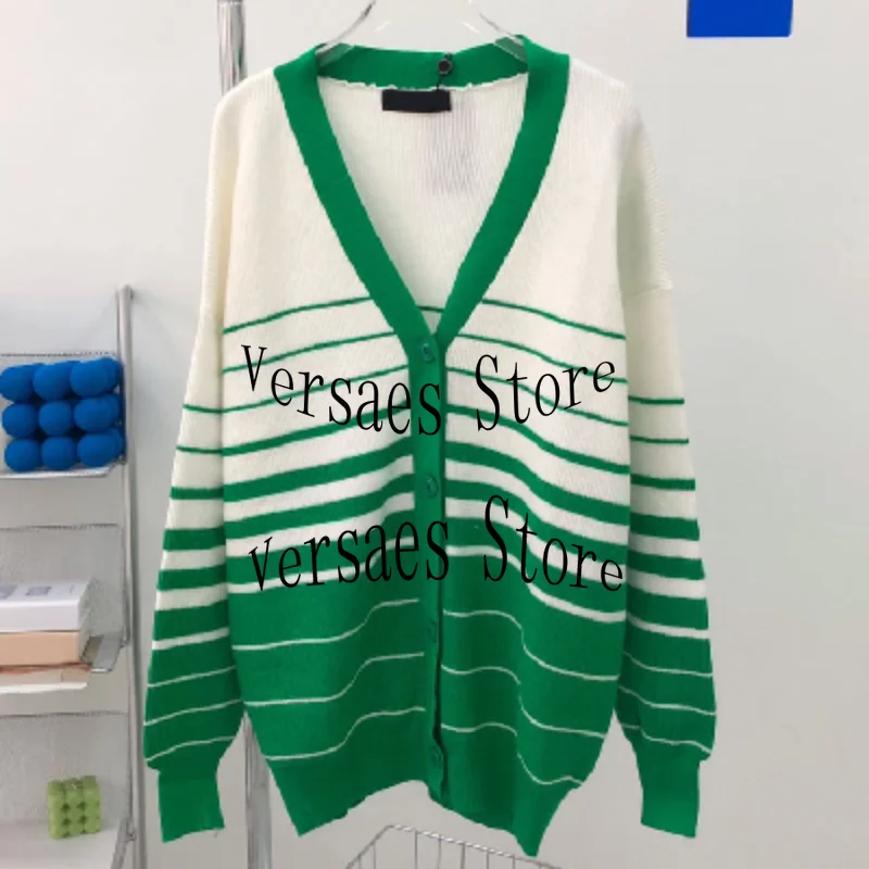 

2021 luxury design autumn and winter new fashion cropped cardigan V-Neck long sleeve loose comfortable aesthetic cardigan women