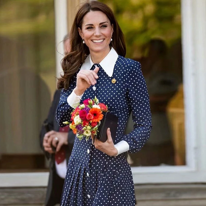 

Шифоновое платье с длинным рукавом, на пуговицах, трапециевидного синего цвета