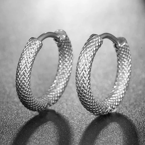 silver Новейшее Панк золото/серебро серьга-Кольцо из нержавеющей стали серьги в полоску Huggie серьги круг модные серьги для женщин мужские ювелирные изделия - Окраска металла: silver