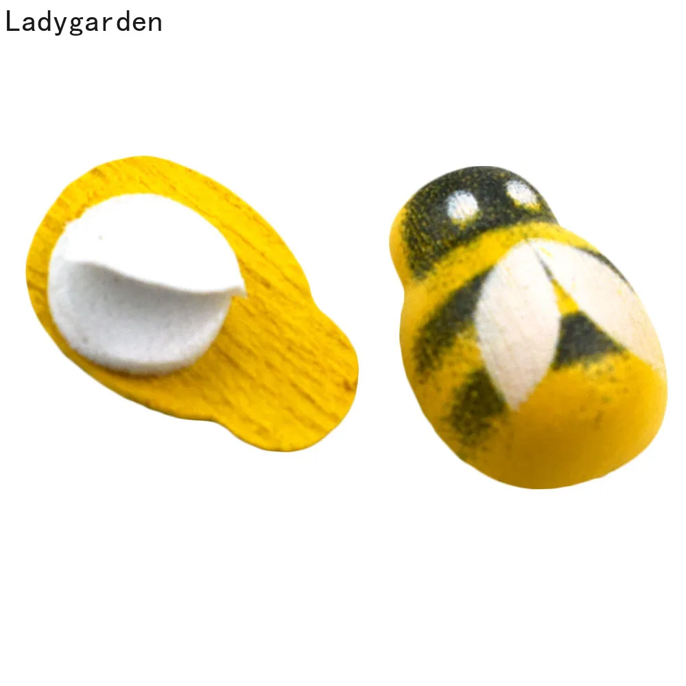 

300PCS Mixed Round Retro Floral Printing Pattern Wood Decorative Button Sewing Wooden Buttons Flatback Scrapbook Sewing Supplies