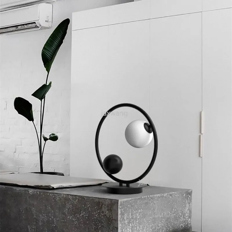 Скандинавские современные минималистичные настольные лампы для гостиной белый