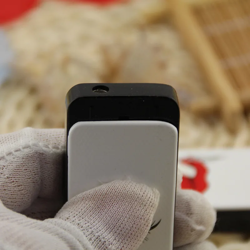 

Butane Gas Ultra-Thin Metal Cigarettes Lighter White Paint Eyes Red Lips Beauty Pull Down Straight To Lighter Mens Gift