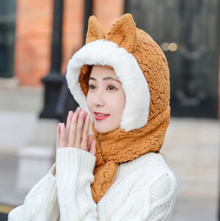 Комплект из шапки и шарфа с кошачьими ушками меха ягненка женская зимняя шапка