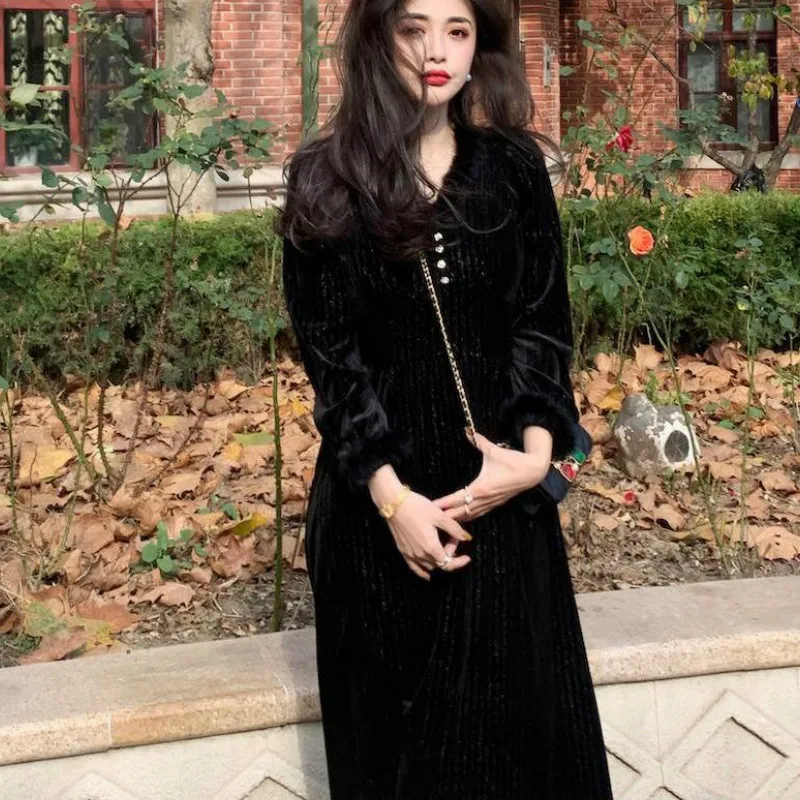 

Spring/Autumn French Renaissance Gentle Retro Fairy Dress Elegant Woman Party Plush V-Neck Noble Woman Chic Sexy Buttocks Dress