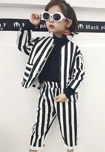 Костюм для девочек на весну и осень 2019 модный костюм из двух частей в Корейском