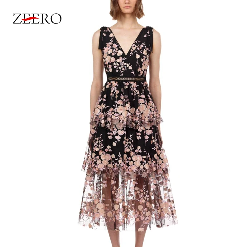 Женское платье майка с бантом черное кружевное без рукавов вышивкой и розовым