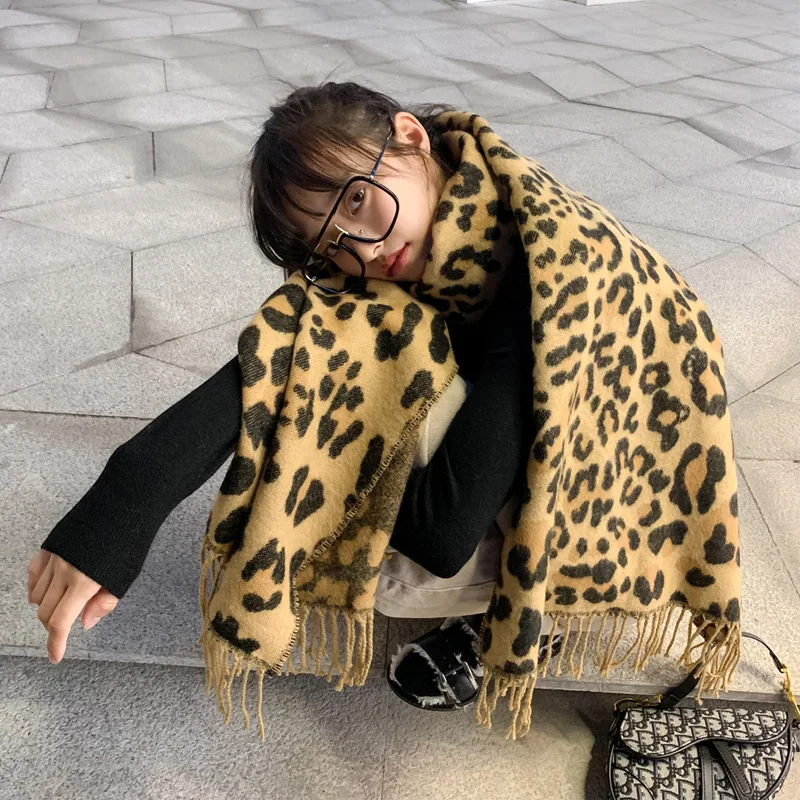 

Fall and Winter Leopard-like Cashmere Jacquard Scarf in Europe and America in2019,Lady's scarf with fringed shawl and long scarf