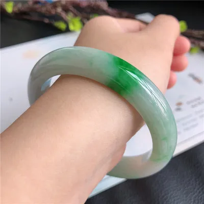 

Zheru Jewelry Natural Burmese Green Jade 54-64mm Light Color Bracelet Elegant Princess Jewelry Best Gift for Mother and Girlfrie