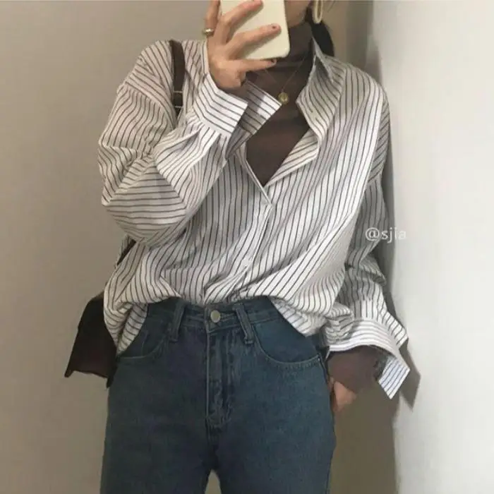 

Autumn folding striped shirt women's design feeling small group Joker retro Hong Kong flavor foreign gas inside base machine top