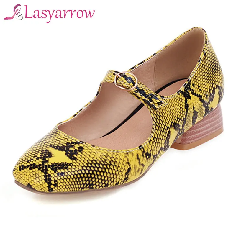 

Lasyarrow/туфли-лодочки с квадратным носком женская обувь на среднем толстом каблуке рабочая обувь для танцев из змеиной кожи с пряжкой пикантные тонкие туфли с закрытым носком размеры 32-43