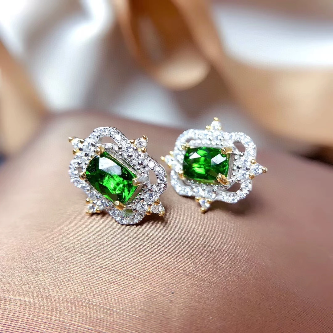 

Серьги в ретро-стиле с квадратными когтями