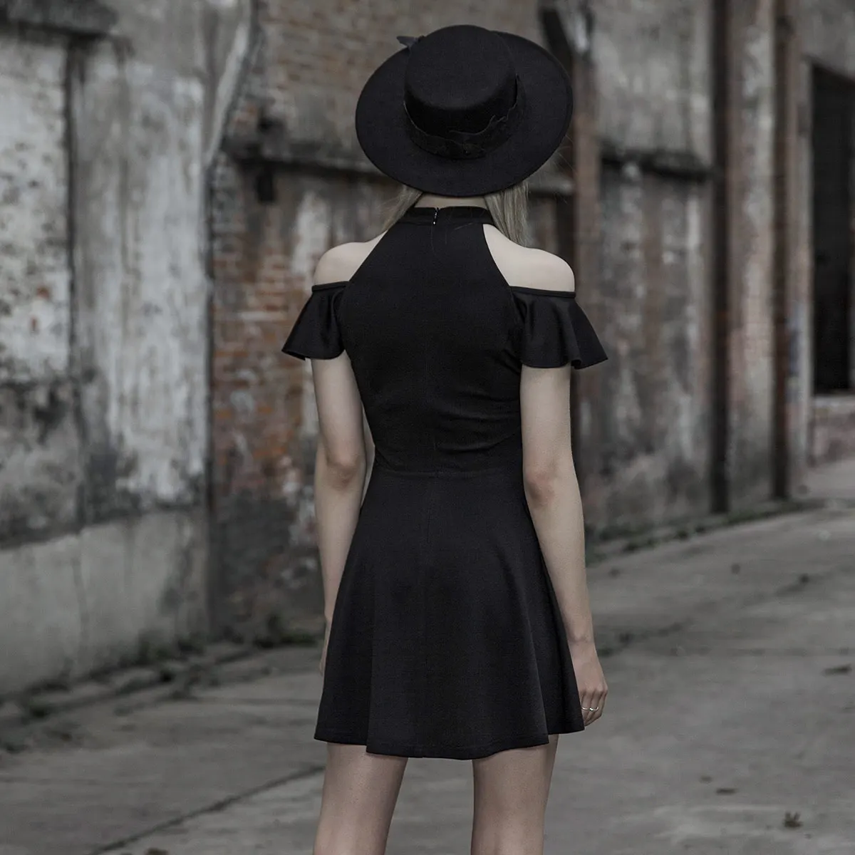 Повседневные платья трапециевидной формы с коротким рукавом в готическом стиле