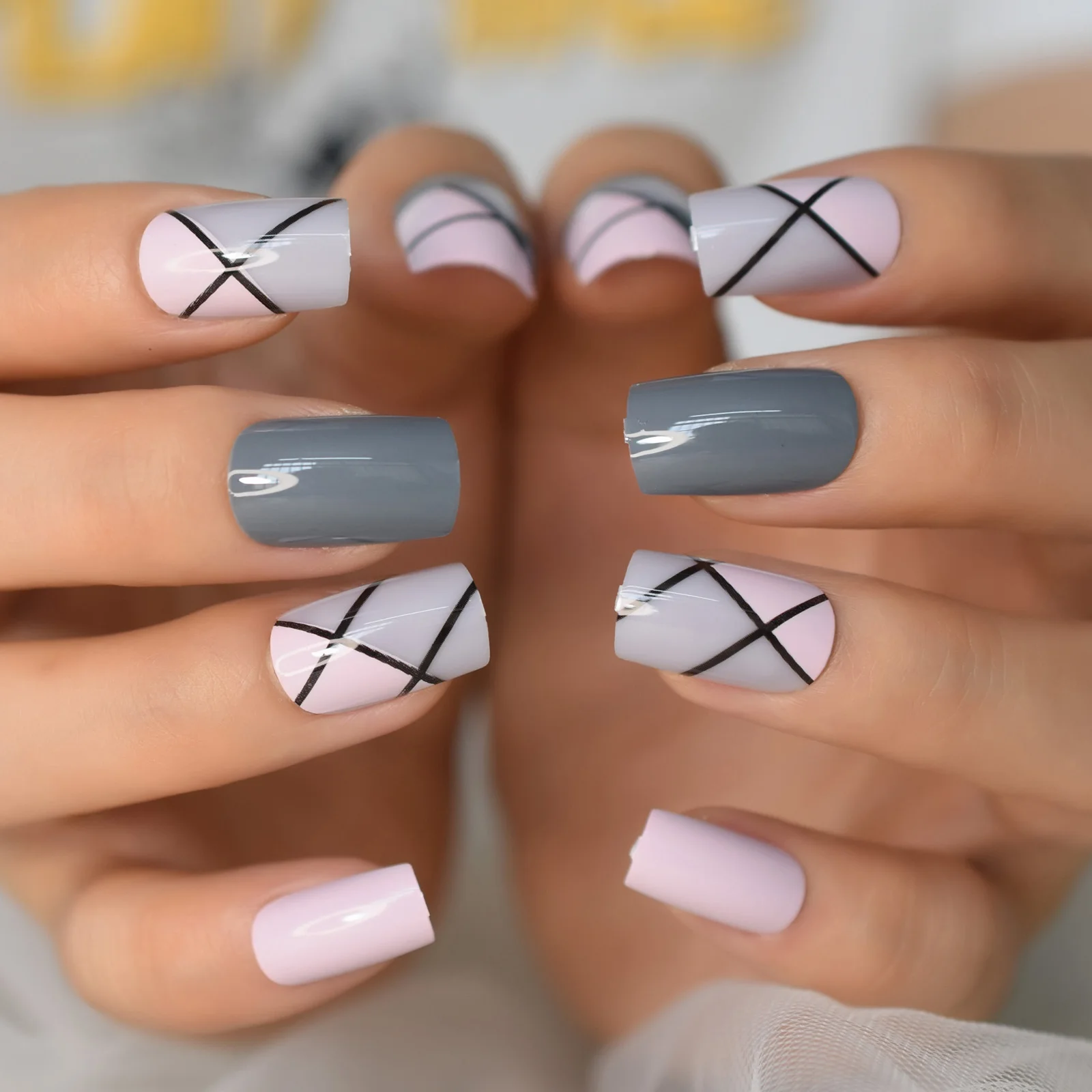 24pcs Press On False Nails Geometry Medium Square Acrylic Fake Nails Lines Stick On Fingernails for Women Girls DIY Manicure