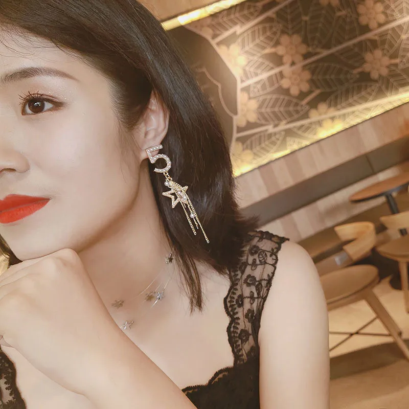 Свадебные модные серьги с жемчугом и кисточками для длинных сережек для женщин. Корейские звезды-капельки с асимметричным украшением.
