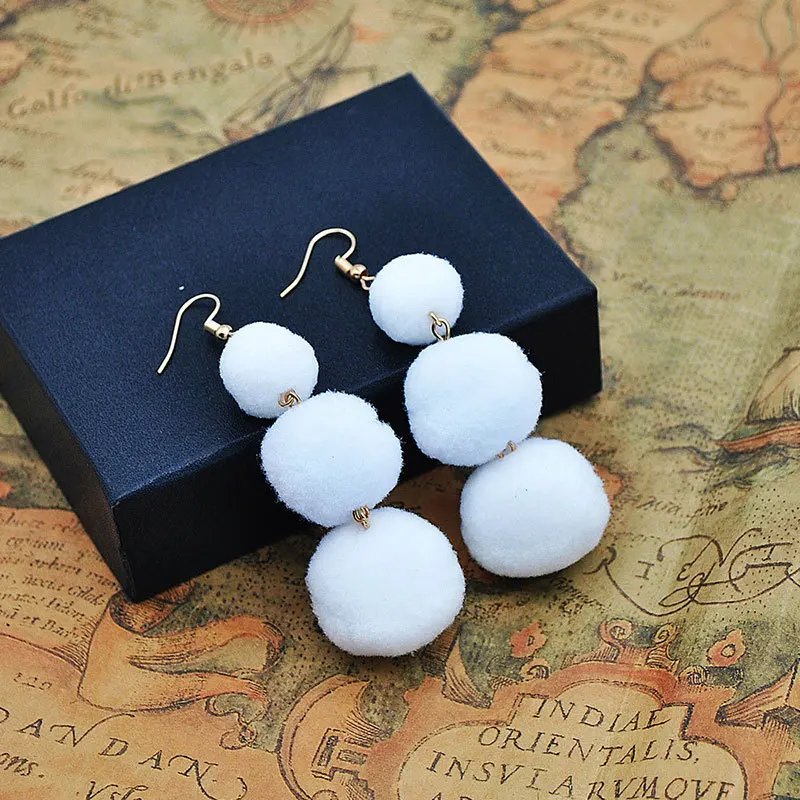 В виде шариков 2021 черный белый цвет синий и красный цвета бисер Pom мяч длинные