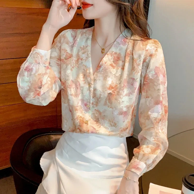 

Блузка женская шифоновая с длинным рукавом и V-образным вырезом