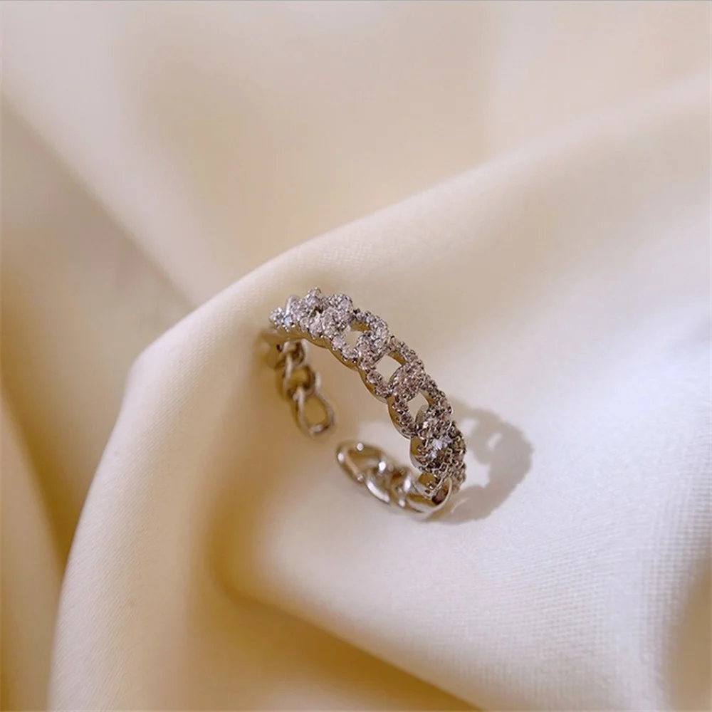 

2021 new European and American ladies attend the event brass splicing ring personality design fashion trend style splicing ring