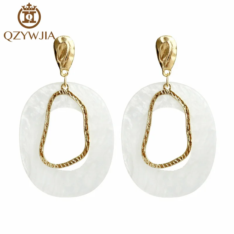 Женские акриловые серьги большие массивные из смолы металлические