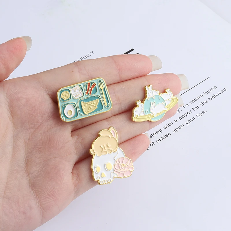 Мультфильм кролик эмали штырь череп планета завтрак Броши для женщин милые