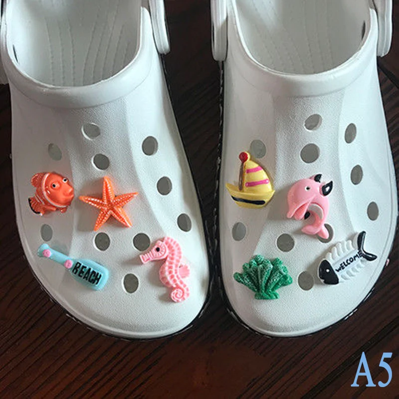 

Hot Sale One Set Cute Cartoon Shoes Croc Charms DIY Lovely Removable Shoes Decorations New Design Shoes Accessories For Gifts