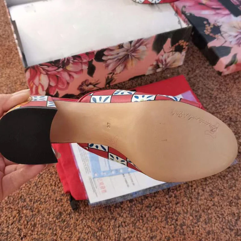 

Women's Shoes