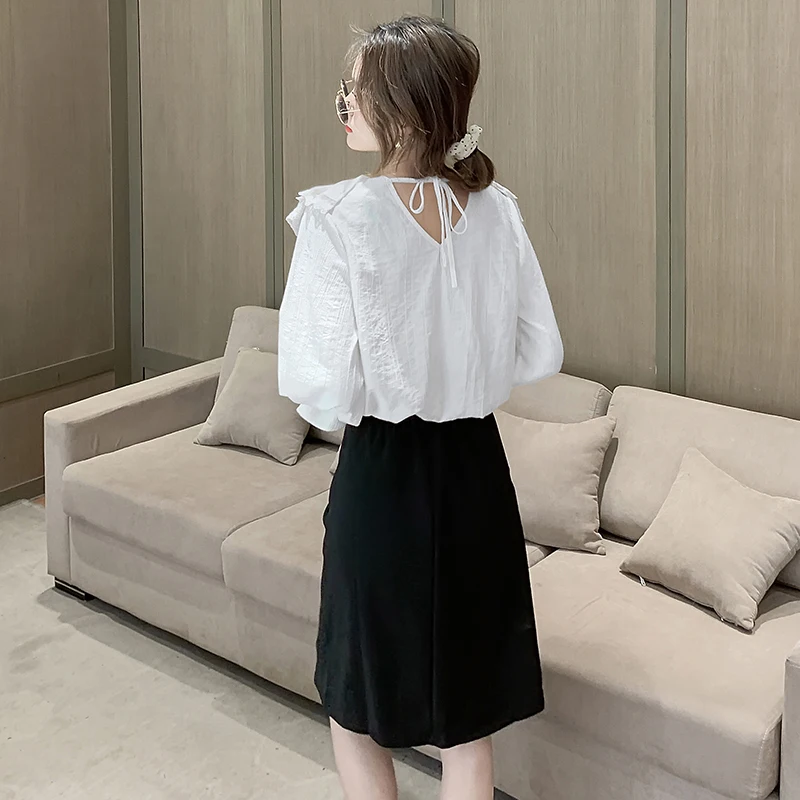 

COIGARSAM Cute Full Sleeve blouse women Spring Loose Lace Backless V-Neck blusas womens tops and blouses Apricot White 8006
