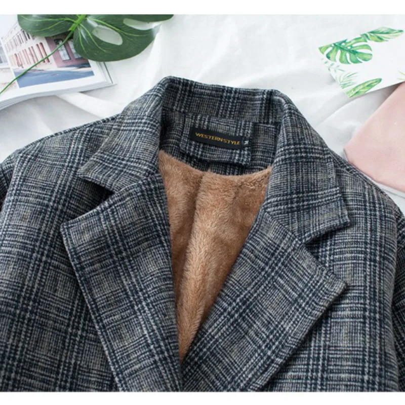 

2020 autumn and winter new fashion woolen coat female Korean version thick mid-length plaid coat double-breasted slim slimming