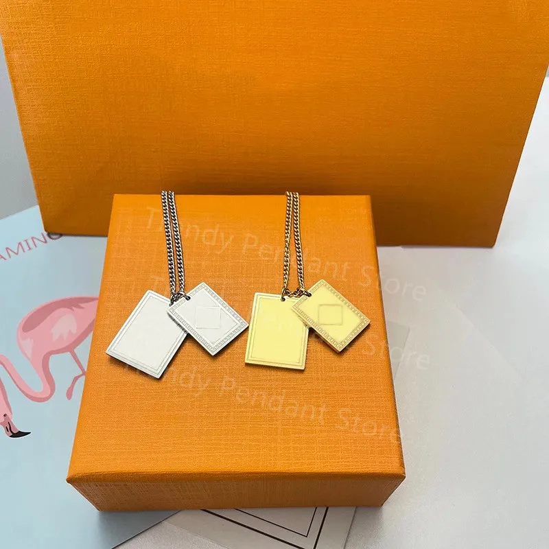 

Fashion Simple Luxury Four-Leaf Clover Carved Metal Playing Card Necklace Hip-Hop Style Trend Wild Men And Women Couple Necklace