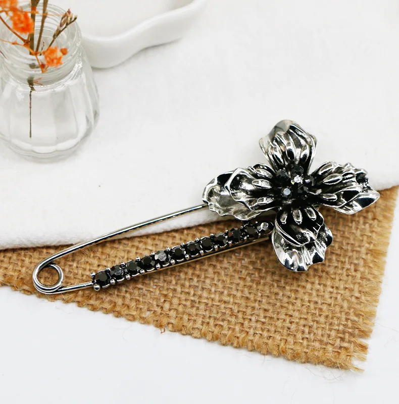 

Oriental charm European and American fashion new creative retro brooch pin cardigan anti-glare sweater shawl buckle jewelry L10