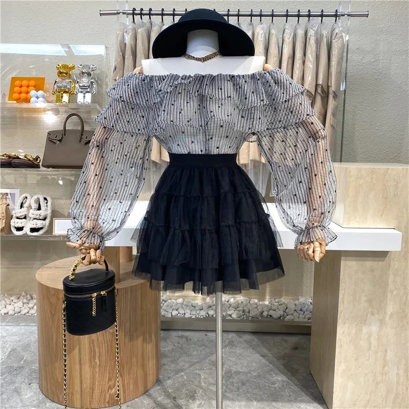 

Брендовый оригинальный дизайн 2021, полиэтиленовый клетчатый топ с двойными воланами на плечах + черная сетчатая юбка, костюм из 2 предметов