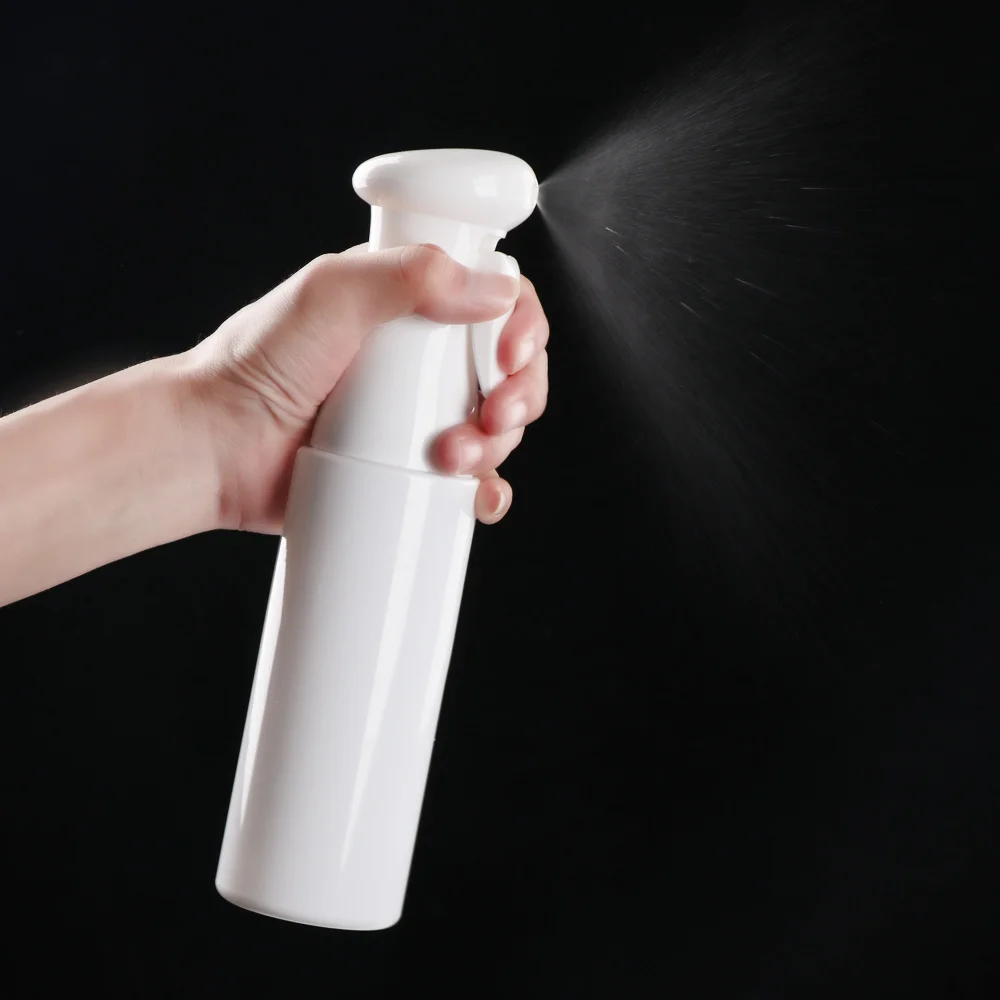 1 PC Spray Refillable Bottle Random Color Empty Sprayer Liquid Container Fine Mist Water Hairdressing Salon Tools | Красота и