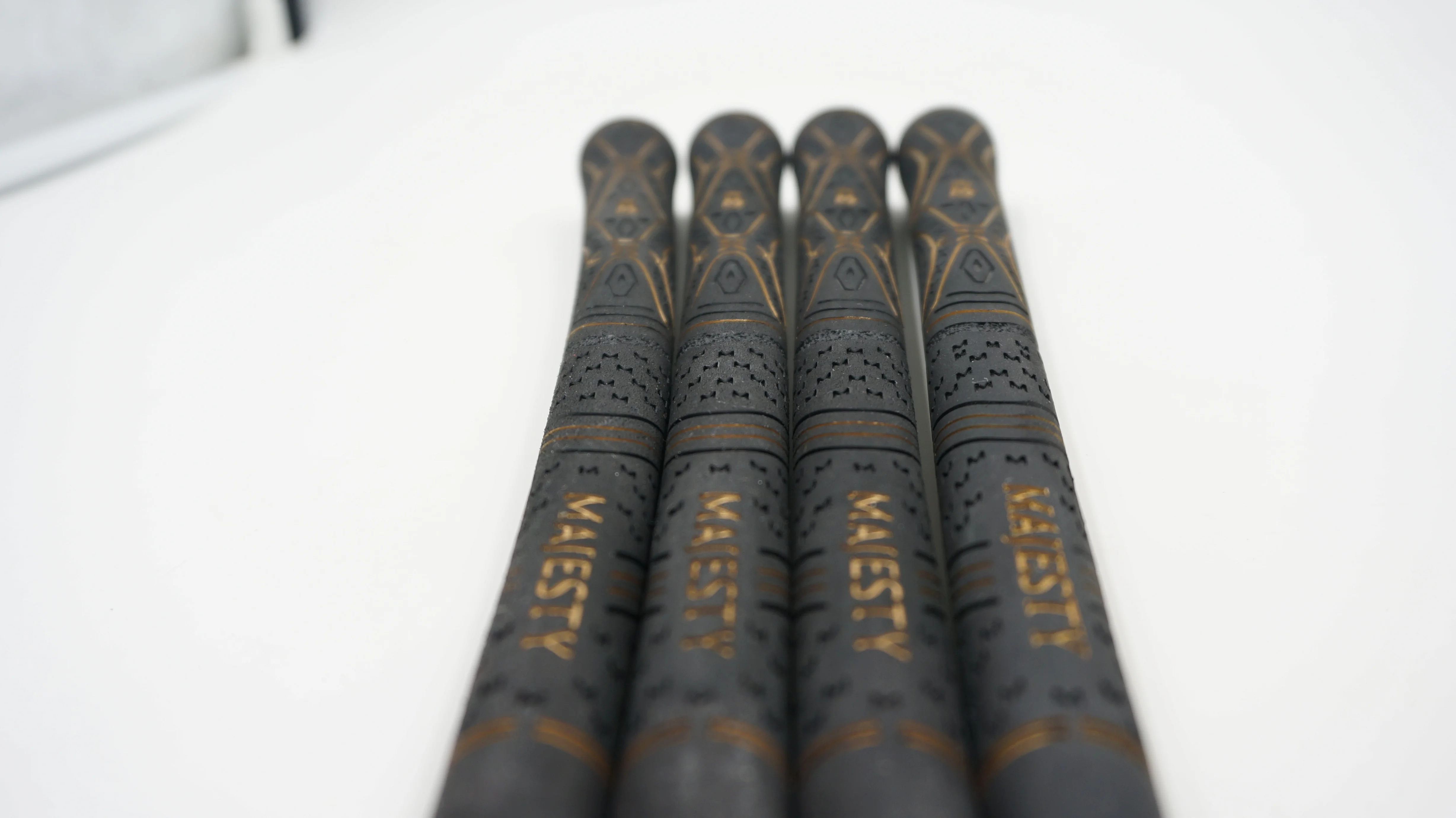 Maruman limted табличка для гольфа Грипсы цельное тело Золотая краска железная