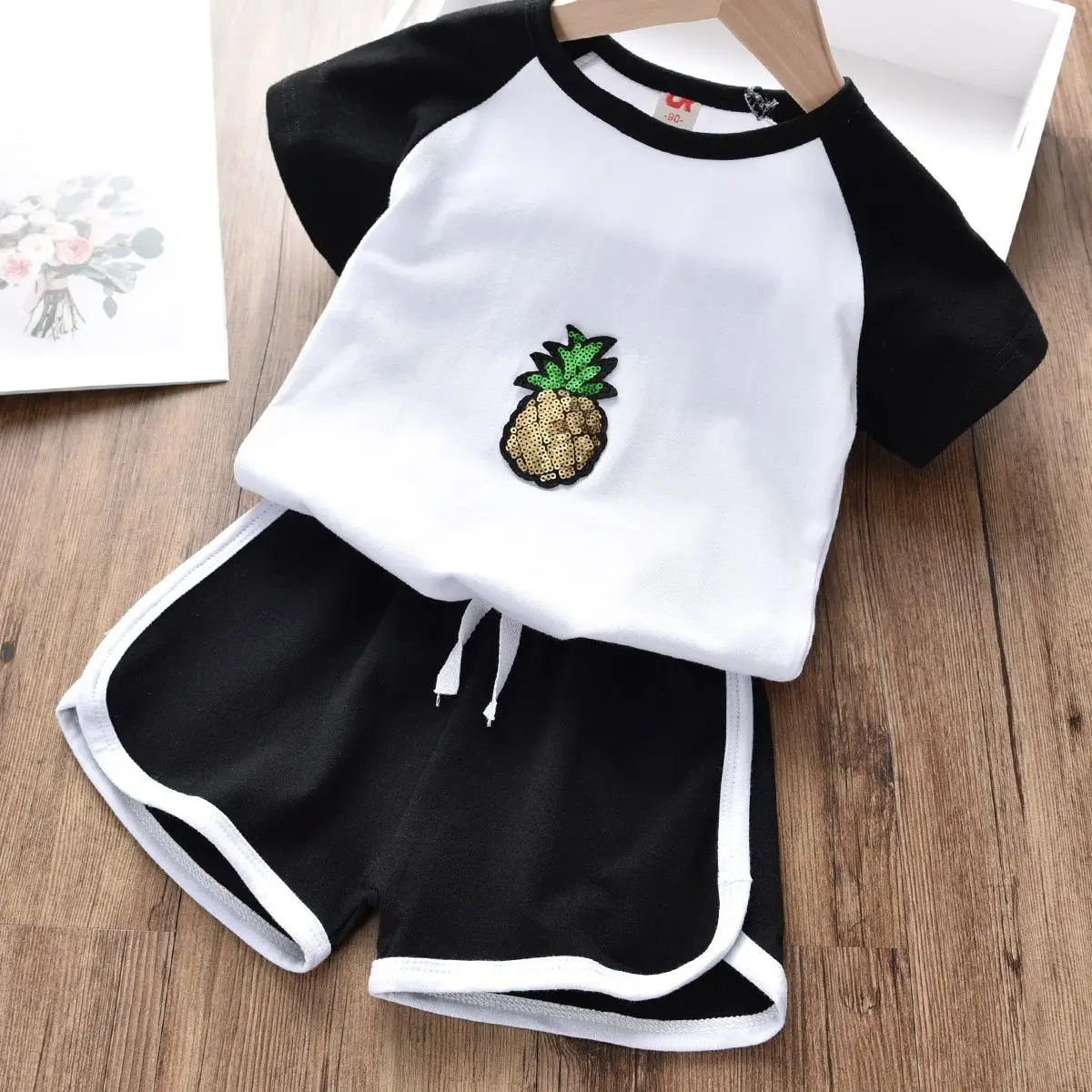 Повседневный костюм для маленьких мальчиков и девочек футболка с короткими