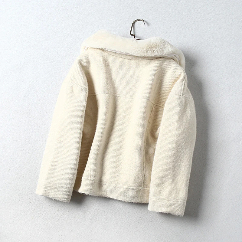 Женская короткая кашемировая куртка с меховым воротником однотонная теплая