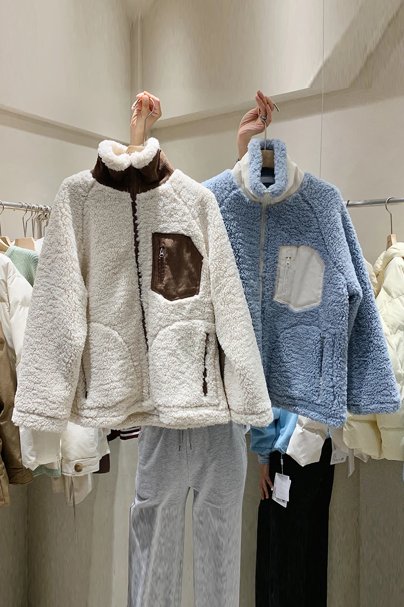 

New autumn and winter stitching corduroy warmth thick loose wild lamb wool coat women