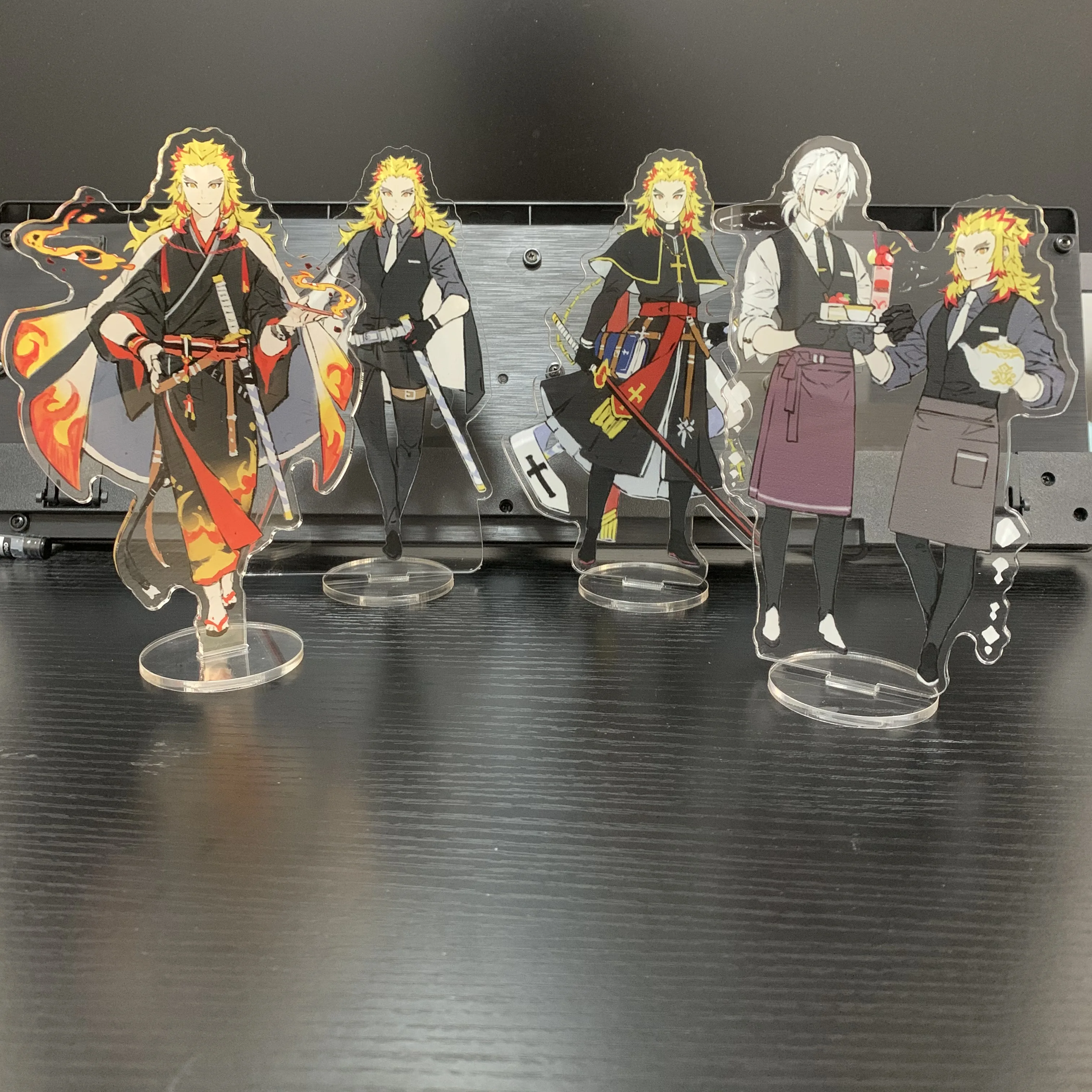 

Japan Demon Slayer Figure Rengoku Kyoujurou Cosplay Acrylic Stands Kimetsu No Yaiba Tomioka Giyuu Stand Model Fans Xmas Gifts