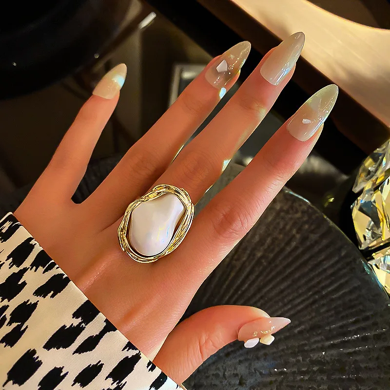 

Retro irregular exaggerated jewelry niche design web celebrity individual ring women