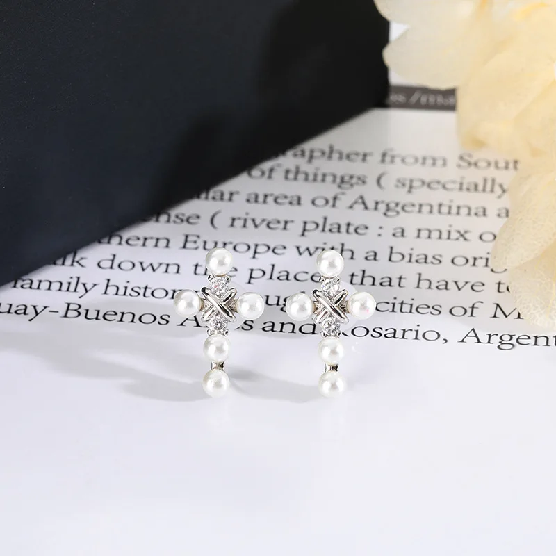 

Simple Classic Small Cross Pearl Earrings Trendy New Women Earring Jewelry Retro Zircon Aretes De Mujer Zk30