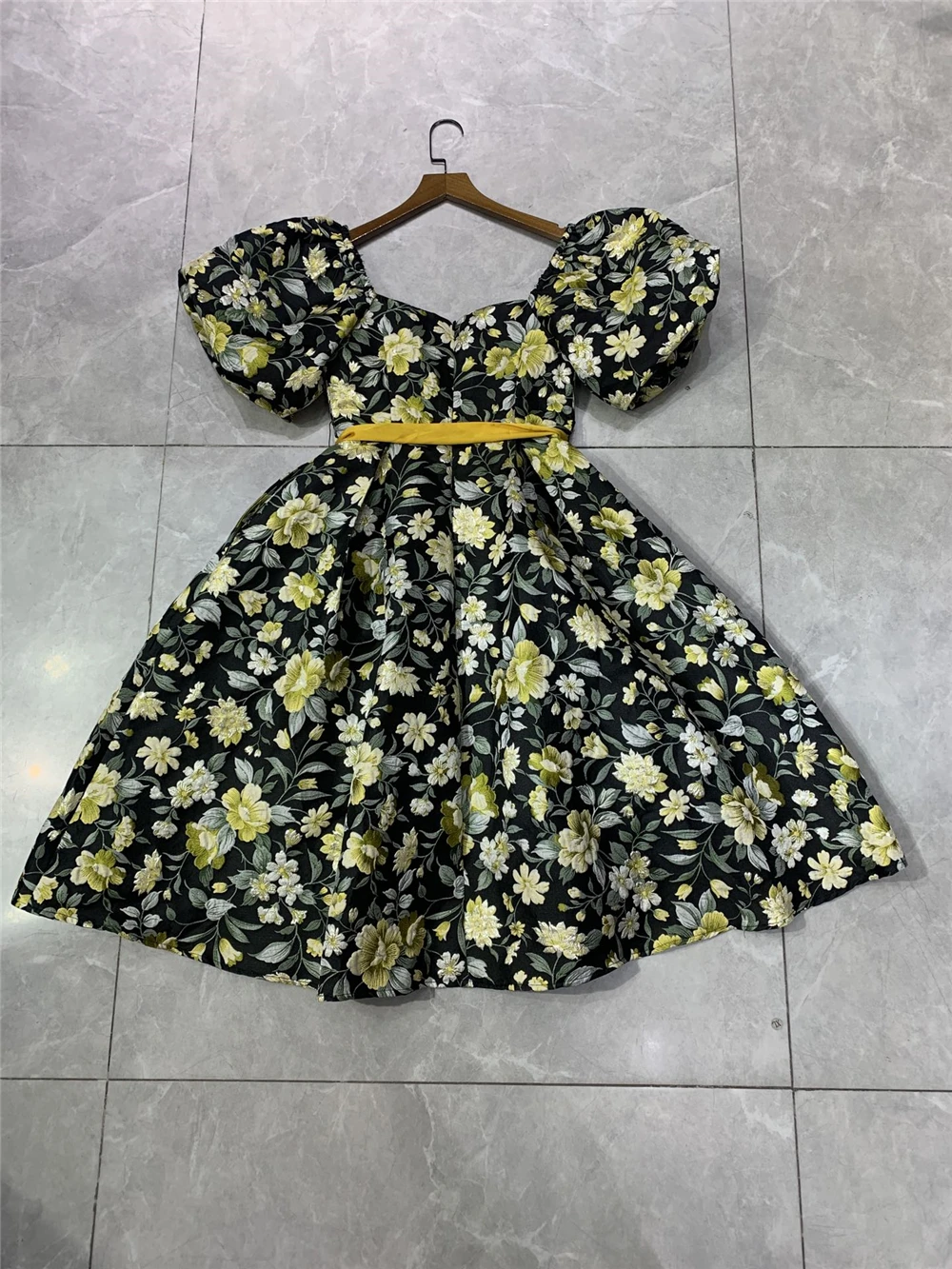 

Spring Holiday Dresses Women's Puff Sleeves Square Collar Flower Print Embossed Noble Knee Length Vestidos