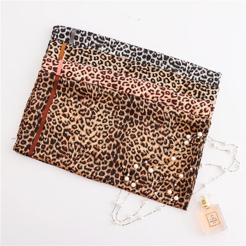 

Large Hijab Lady Silk Square Scarf Head Wraps for Women Bandana Designer Print Shawls Fashion Female Neckerchief Foulard New