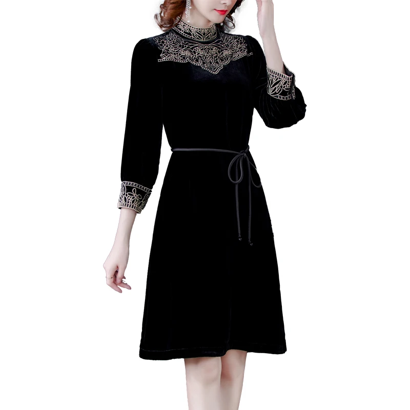 

Black Floral Embroidery Velvet 4XL Plus Size Dress Elegant Women Bodycon Party Vestidos Spring Autumn Casual Vintage Midi Dress