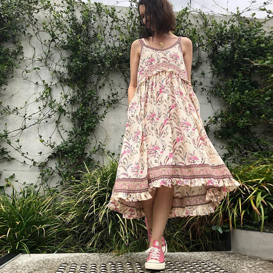 Женское платье на бретелях AYUALIN белое кремового цвета без рукавов с цветочным