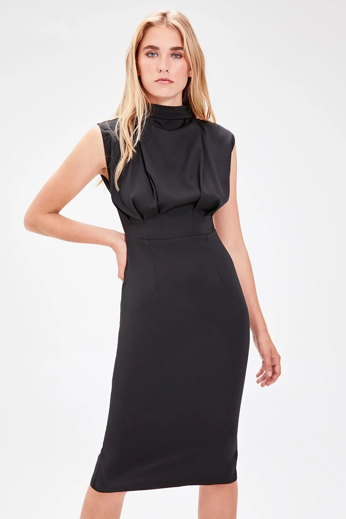 

Trendyol Black Sheer Neckline Dress TWOAW20EL0311
